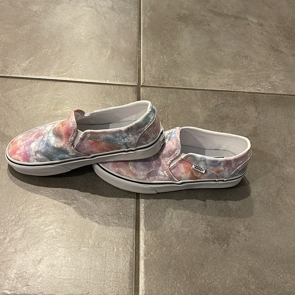 Women’s 6.5 Vans - Picture 2 of 5